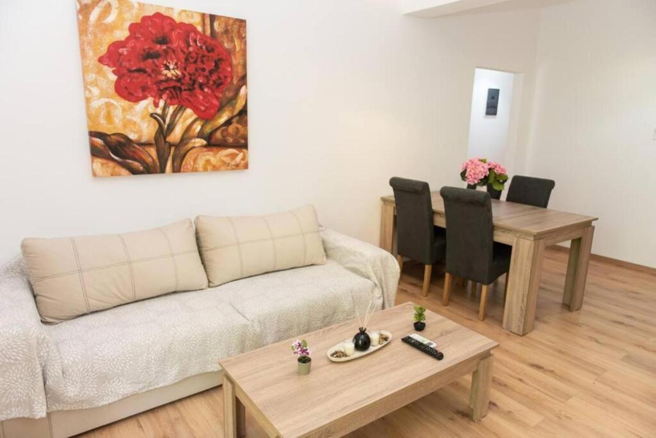 Renovated Spacious Flat 7Min To Subway Station- Athen Eksteriør billede